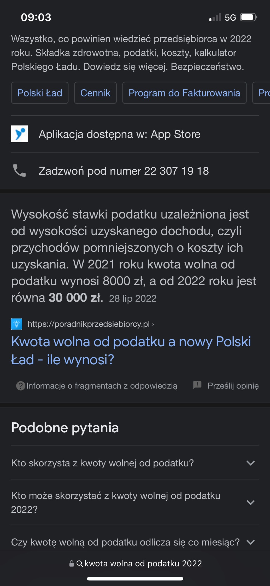 Zrzut ekranu artykułu o kwocie wolnej od podatku dla przedsiębiorców w 2022 roku, z informacją o aplikacji dostępnej w App Store i numerem telefonu.