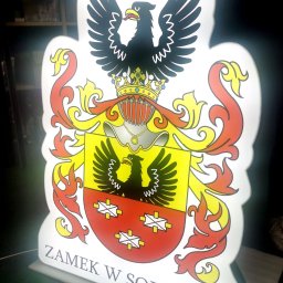 Podświetlany Herb w postaci litery blokowej bez rantu. 