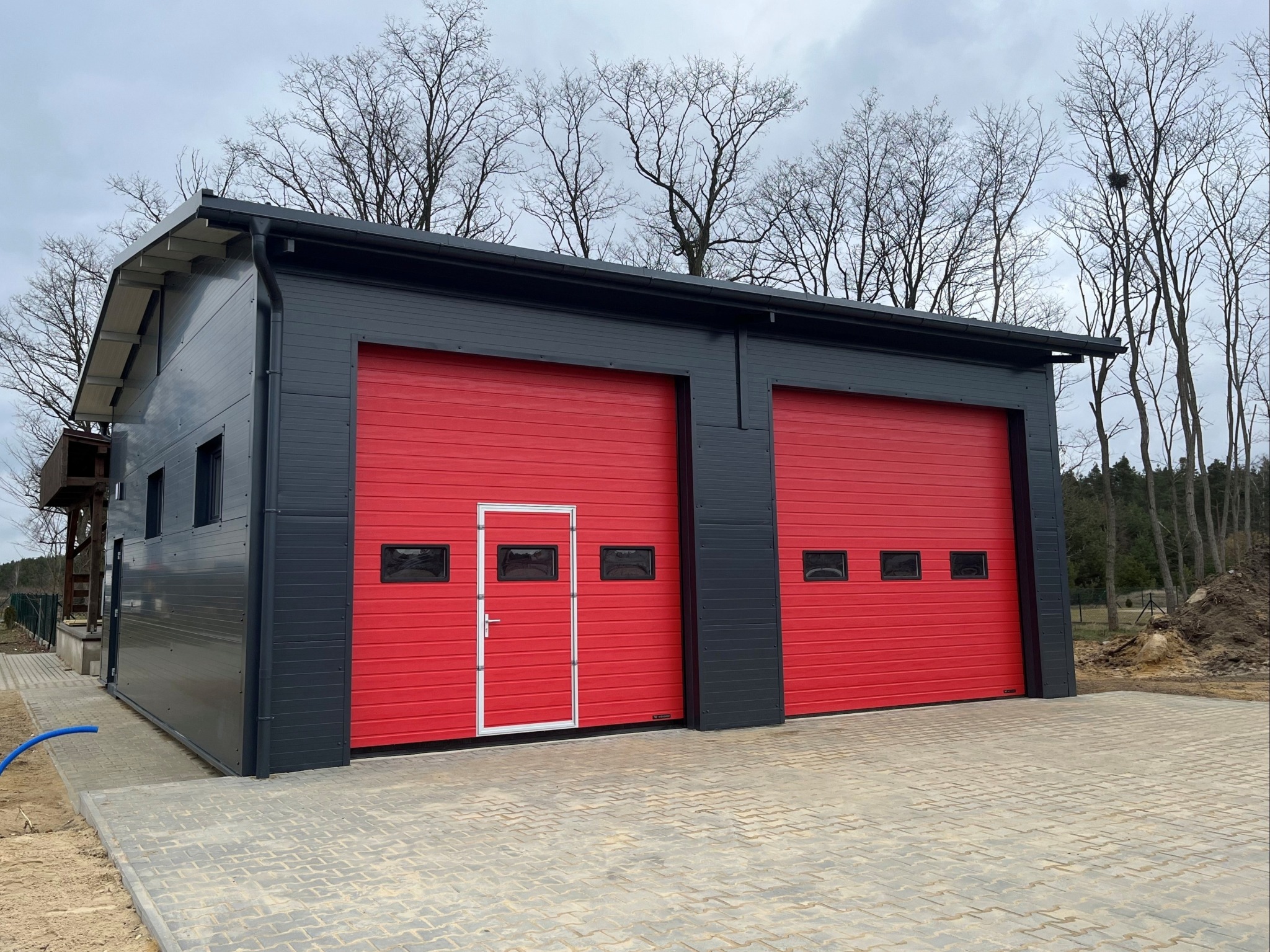 Budowa garażu OSP w Szklarce Myślniewskiej