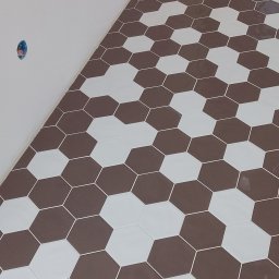 GRESLUX KRZYSZTOF PŁOCINIK - Hiszpański gres heksagonalny Ceramica Ribesalbes