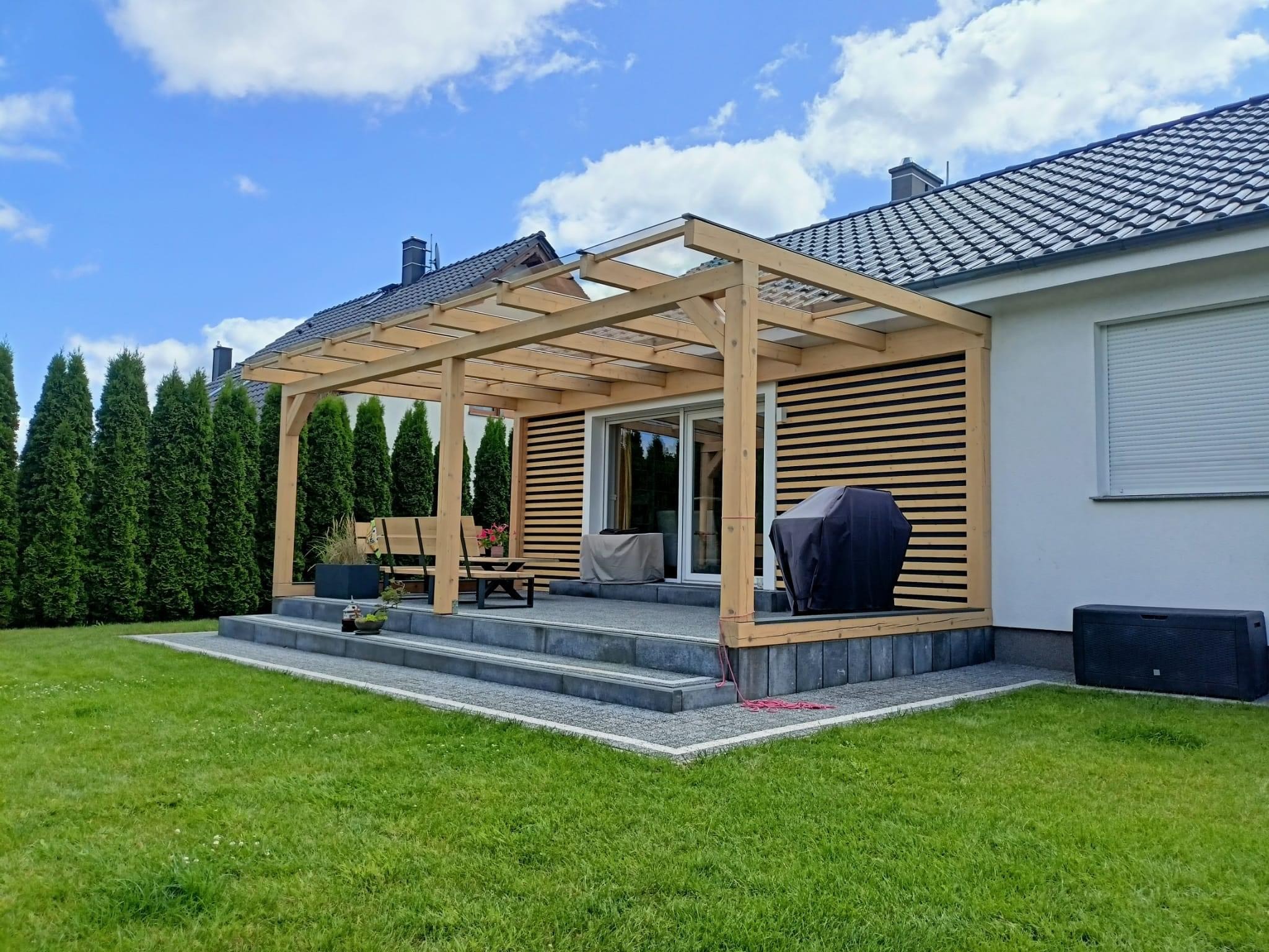 Zadaszenie tarasu z poliwęglanem litym