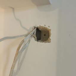 Przed instalacją kinkietu