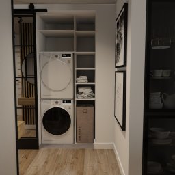 Zabudowa gospodarcza w holu