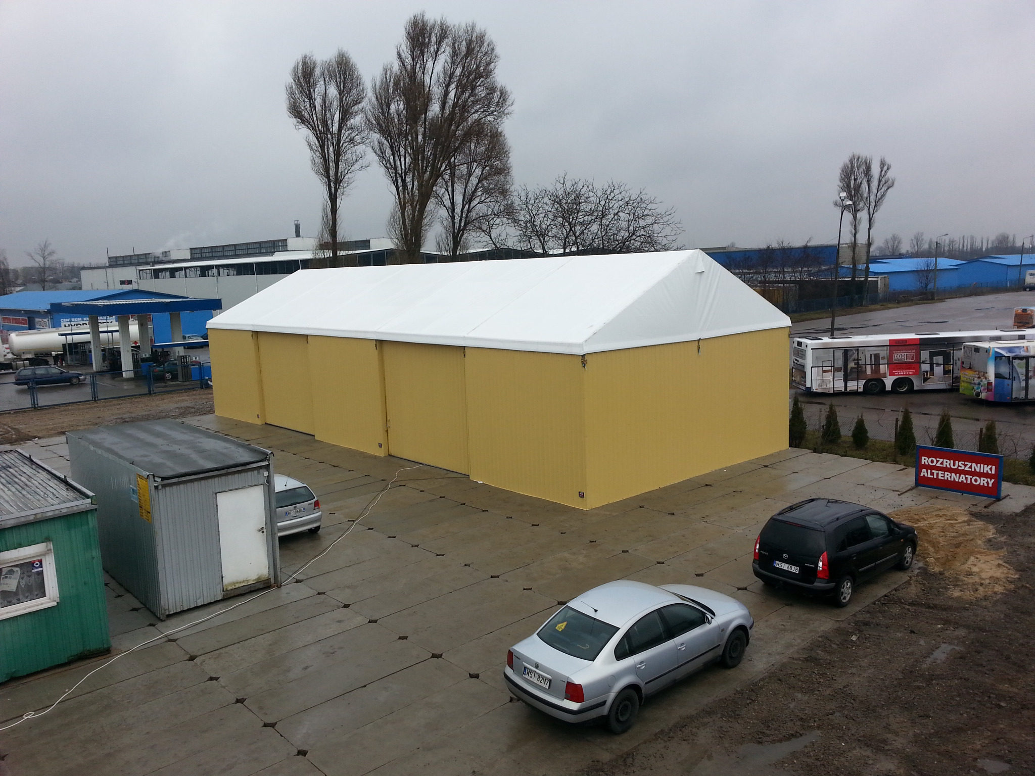 Wykonanie plandeki na hale namiotowe