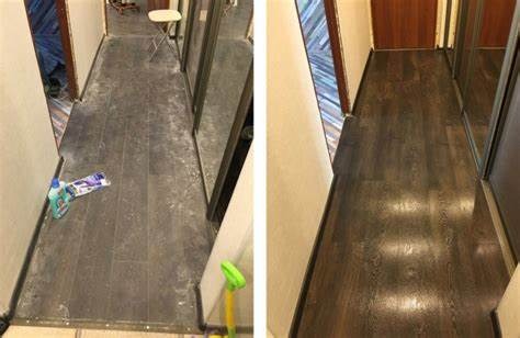 Korytarz z drewnianą podłogą przed i po czyszczeniu, widoczne różnice w kolorze i połysku, resztki zabrudzeń w rogu po lewej stronie.