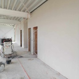 Tynkowanie ścian agregatem - Szybko i fachowo !