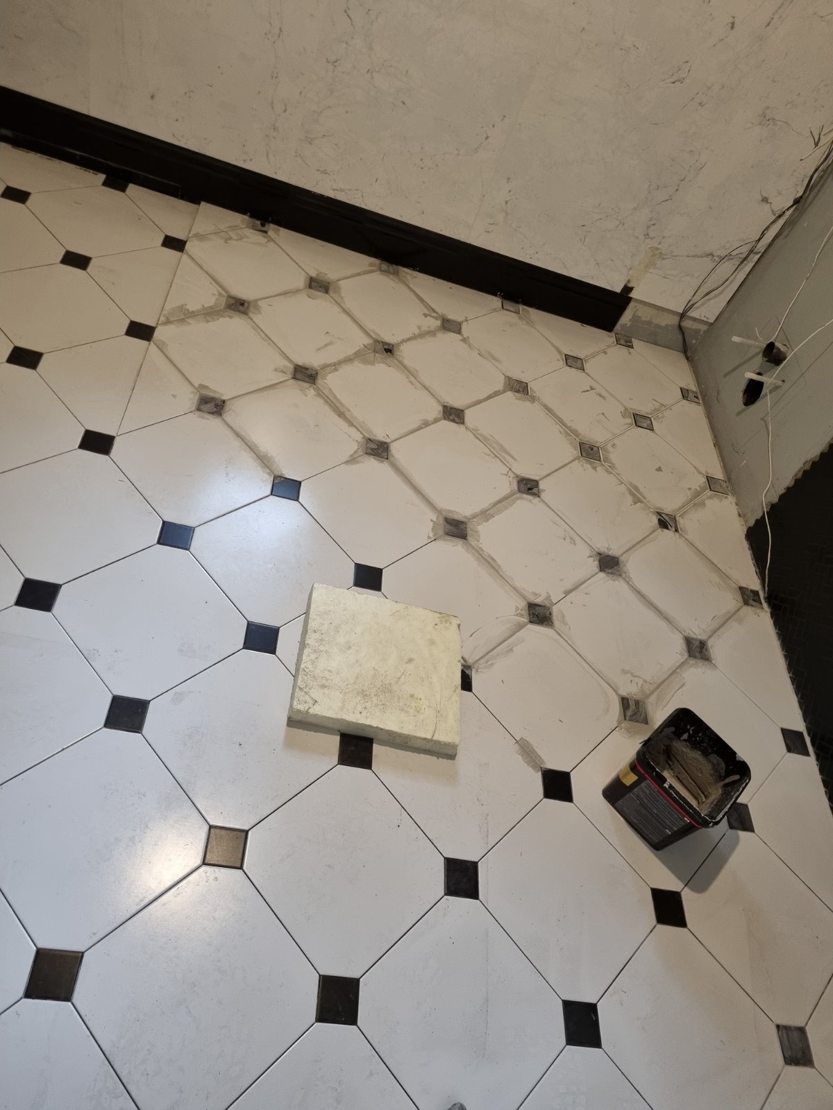 Podłoga w łazience.