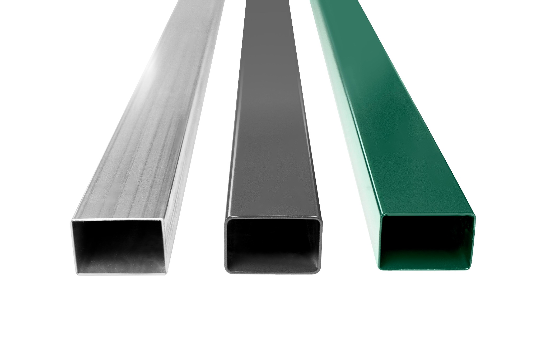 Trzy profile kwadratowe: ocynkowany, grafitowy i zielony, prezentowane pod kątem na białym tle.