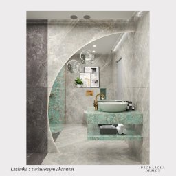 Karolina Rzeczkowska - Nowoczesna łazienka z turkusowymi akcentami: umywalka nablatowa, marmurowe płytki, okrągłe lampy wiszące i dekoracje ścienne.