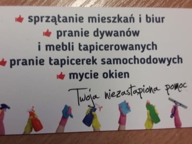 Wizytówka firmy sprzątającej z Pogódek: sprzątanie mieszkań, biur, pranie dywanów, tapicerek, mycie okien. Ilustracja rąk w rękawicach trzymających środki czystości.
