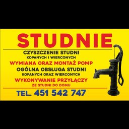 FHU Bolek - Żółta reklama studni z czarną pompą. Oferta obejmuje czyszczenie, montaż pomp i przyłączy. Kontakt: 451 542 747.
