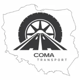 Logo firmy transportowej COMA Transport, przedstawiające kontur Polski z oponą i drogą wewnątrz.