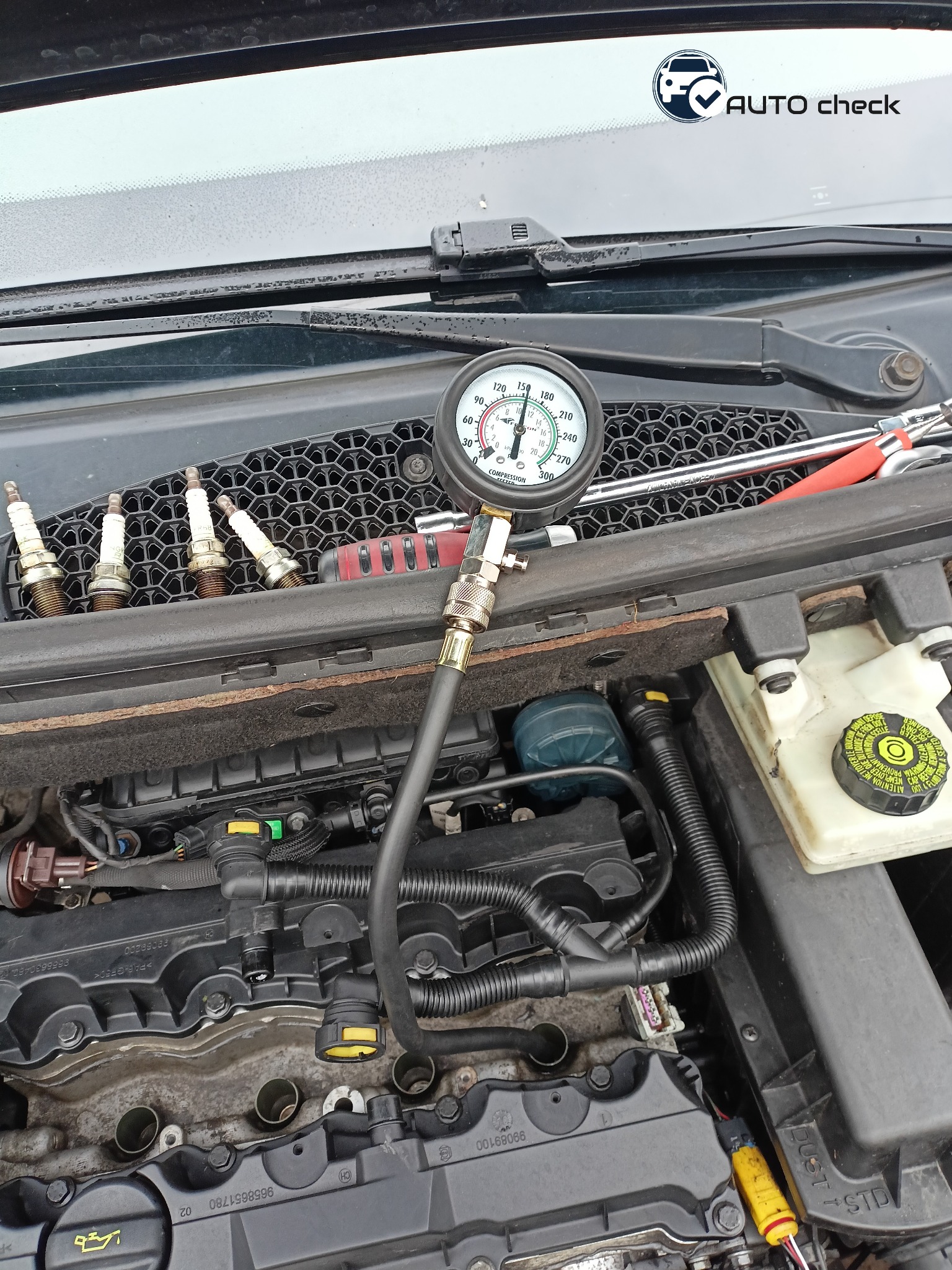 Pomiar kompresji silnika