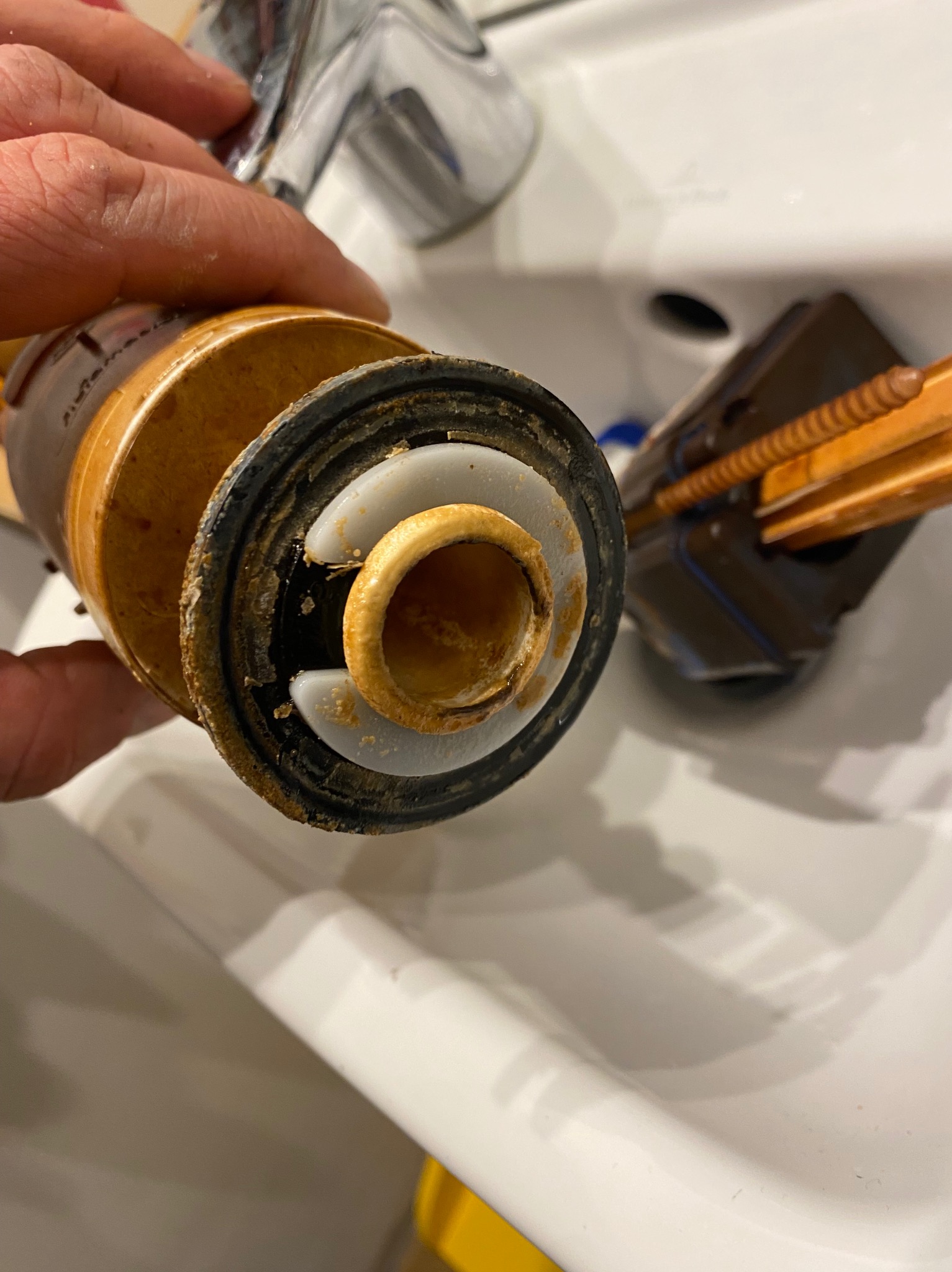 Serwis stelaża WC podtynkowego.