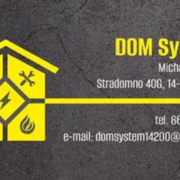 Wizytówka firmy DOM System z żółtym logo w kształcie domu, zawierającym symbole hydrauliczne, elektryczne i wentylacyjne, dane kontaktowe: imię i nazwisko, adres, numer telefonu i adres e-mail...