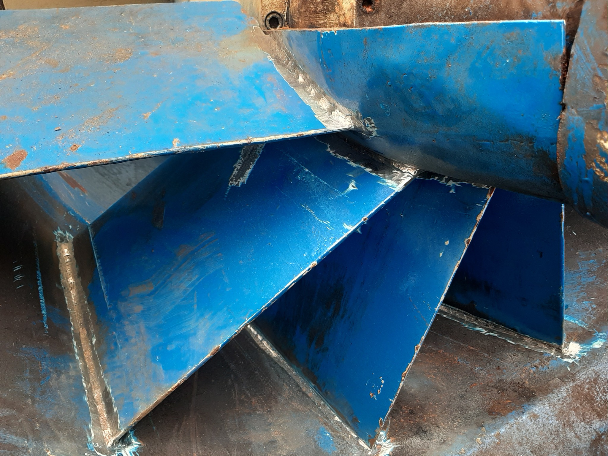 Naprawiona podstawa łożyska dolnego turbiny wodnej.