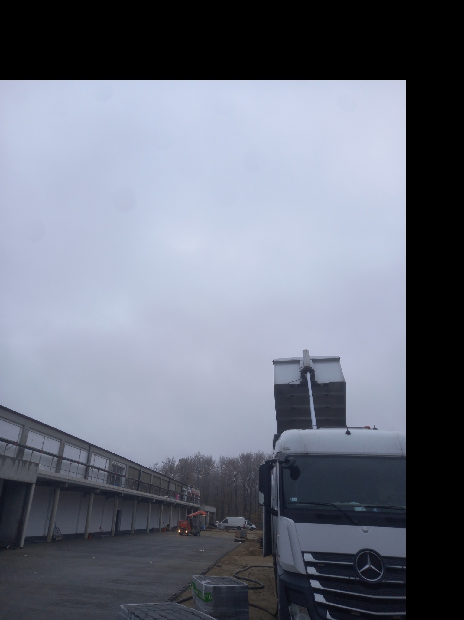 Posadzki w pomieszczdniach biurowych, PSB Mrówka, Pajęczno