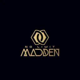 Złote logo 'NO LIMIT MADDEN' na ciemnym tle, z abstrakcyjnym symbolem powyżej nazwy.