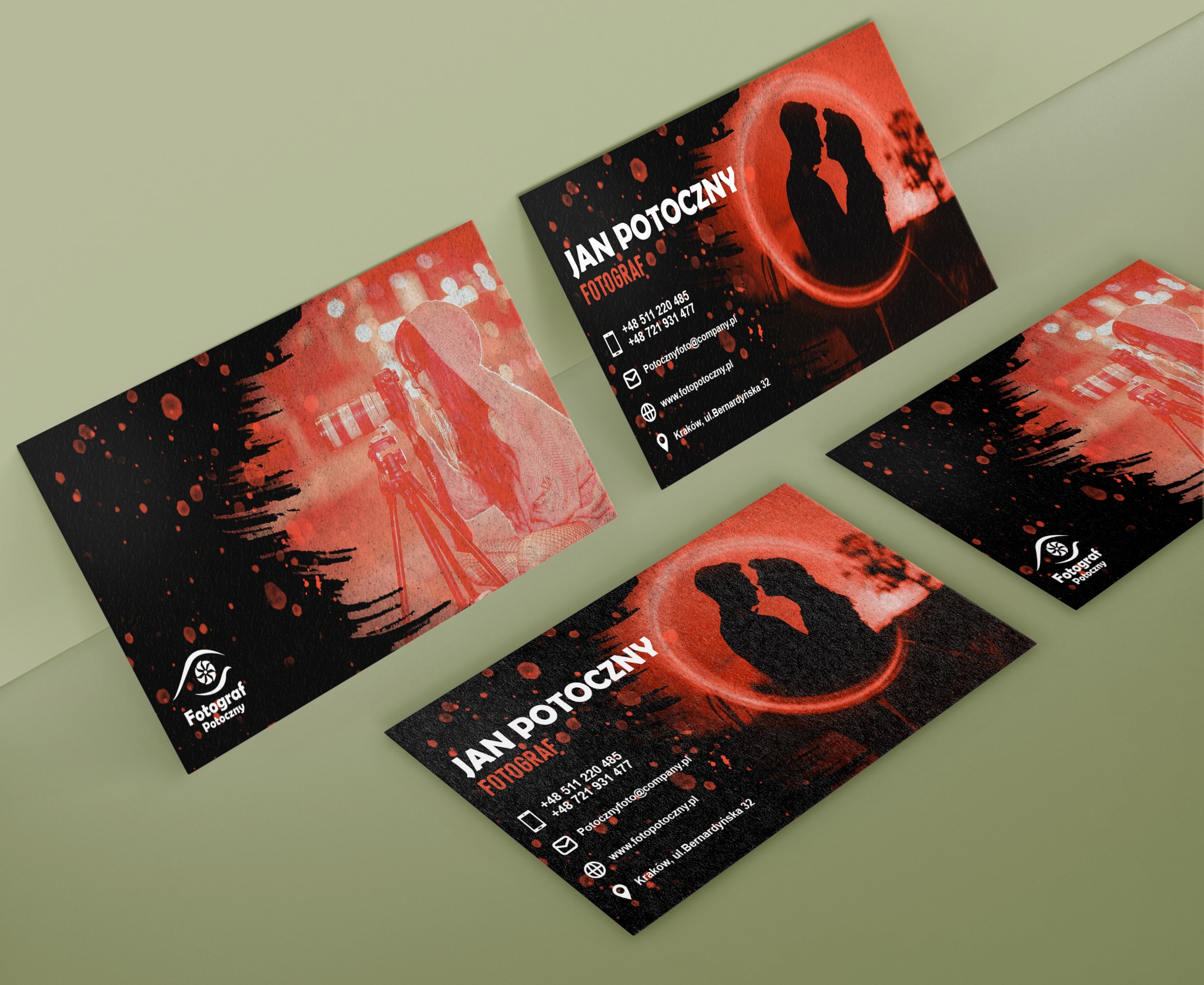 Wizualizacja kart biznesowych fotografa z czerwonymi grafikami: sylwetka pary w okręgu, fotografka z aparatem na tle abstrakcyjnym, logo firmy w lewym dolnym rogu.
