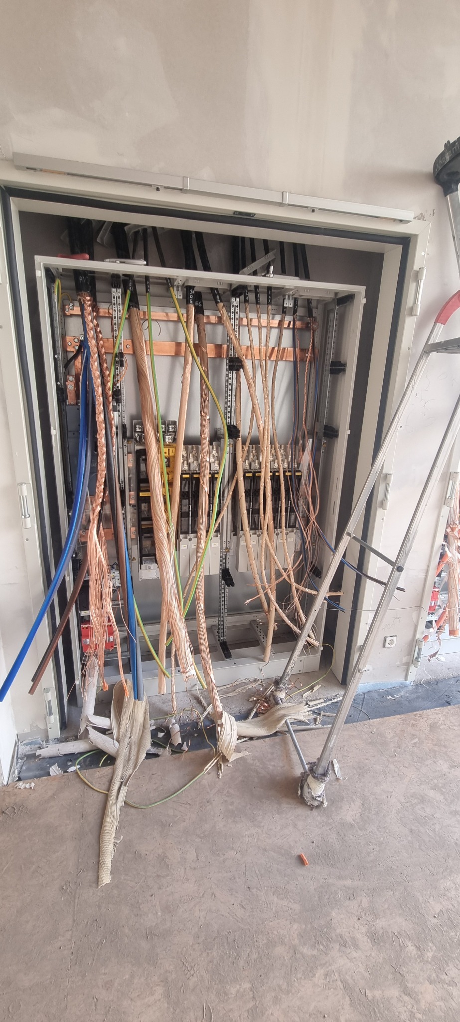 prefabrykacja szaf zasilających