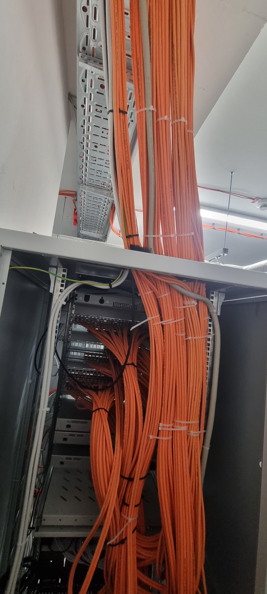 prefabrykacja szaf IT