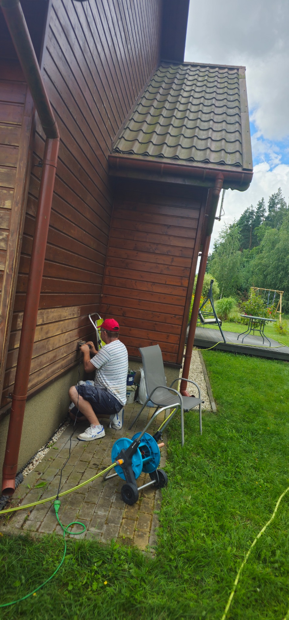 Odświeżenie domku letniskowego i zmiana koloru