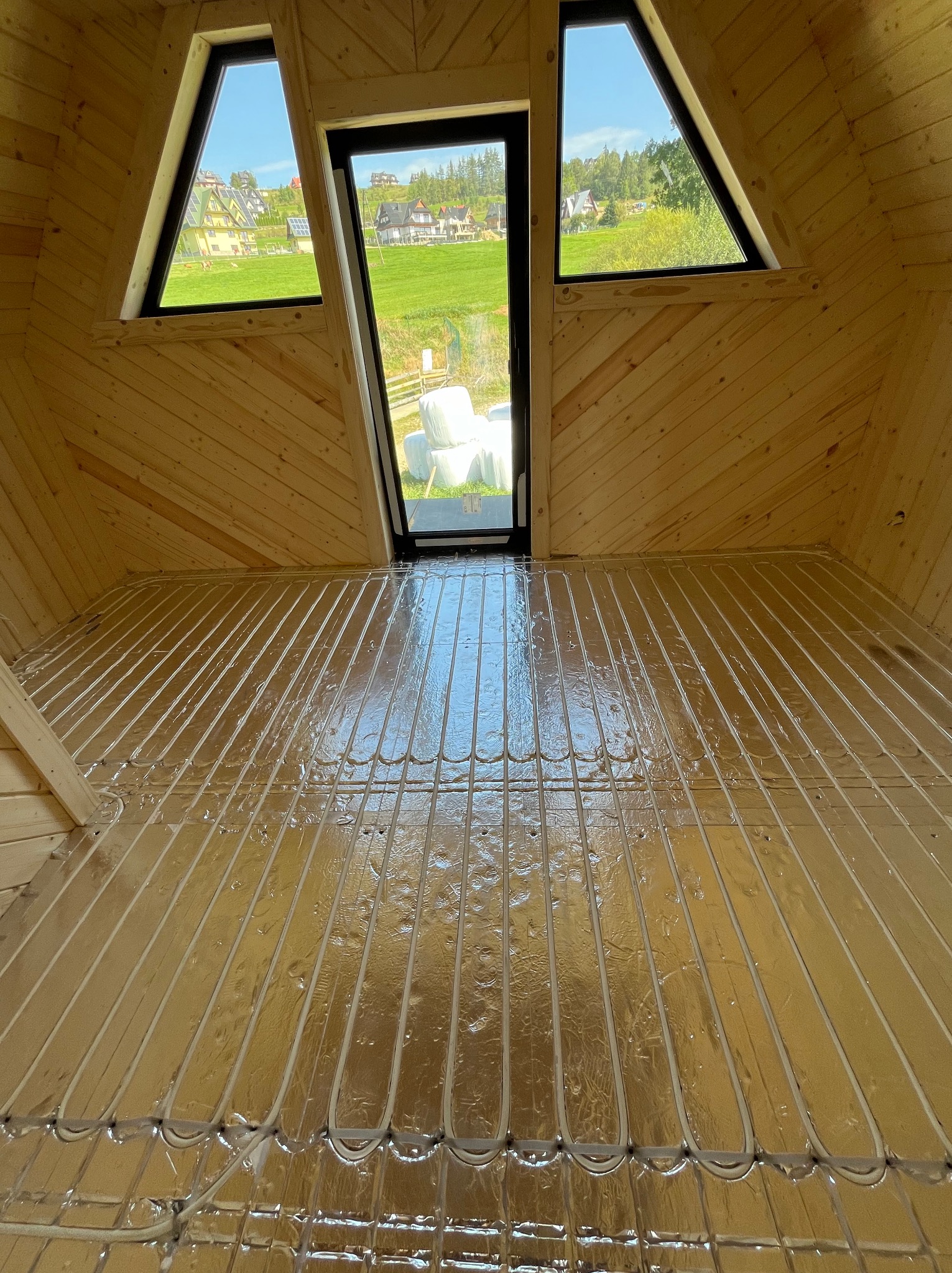 Montaż ogrzewania podłogowego na drewnianym stropie