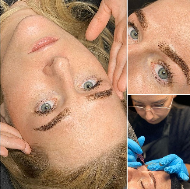 Kobieta z blond włosami leżąca podczas zabiegu pigmentacji brwi. Widoczne zbliżenie na brwi po zabiegu, a także fragment zabiegu wykonywanego przez osobę w niebieskich rękawiczkach.