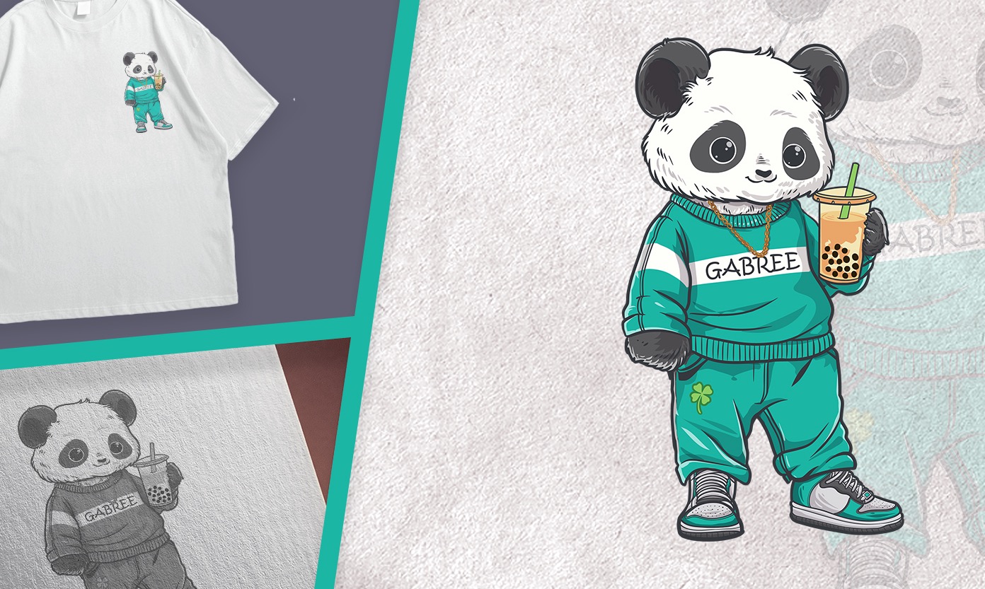 Grafika prezentująca pandę w sportowym stroju pijącą bubble tea, umieszczona na białej koszulce, obok szkicu tej samej postaci, na neutralnym tle.
