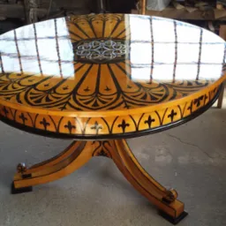 Renowacja stołu z wykonaniem nowego blatu na wzór oryginalnego. Wykończony w politurze.