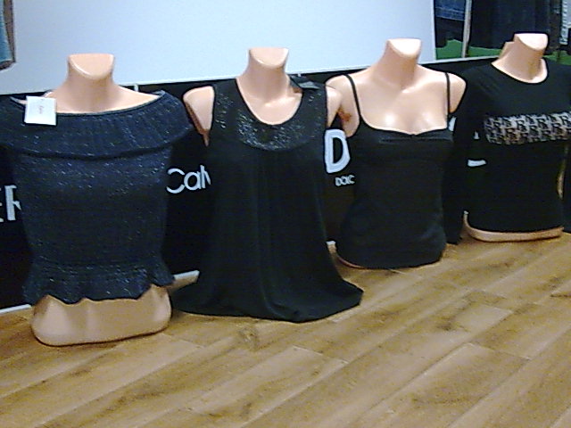 outlet,stock odziezy wloskiej