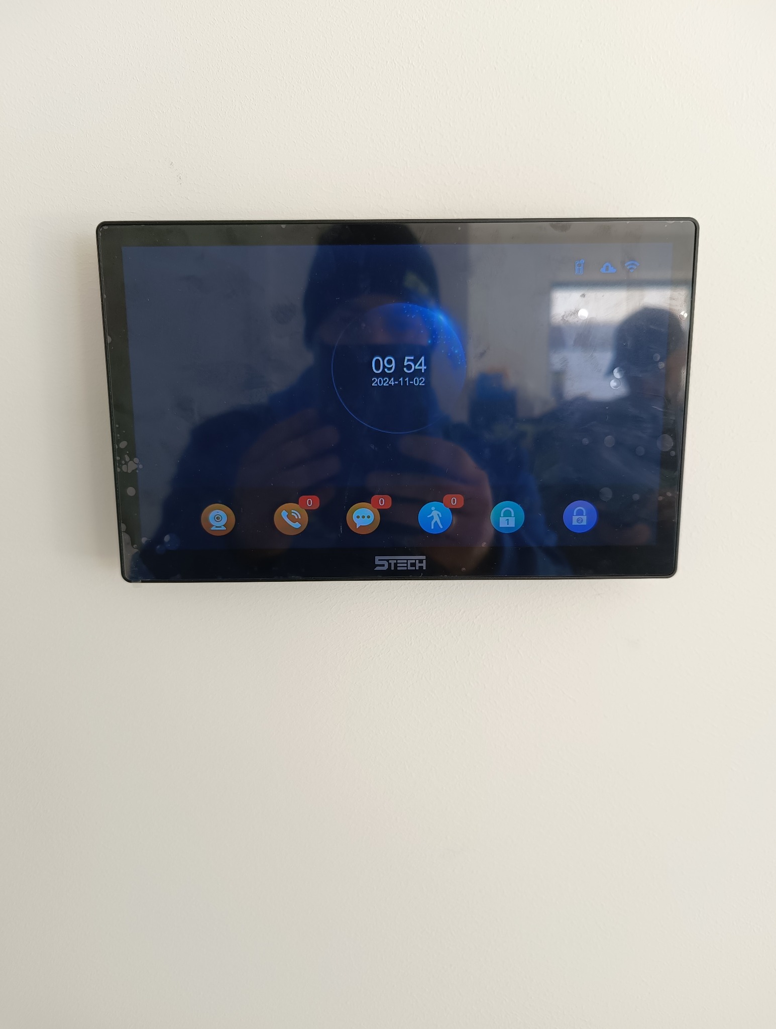 Monitor 10 cali w kolorze czarnym od 5techa