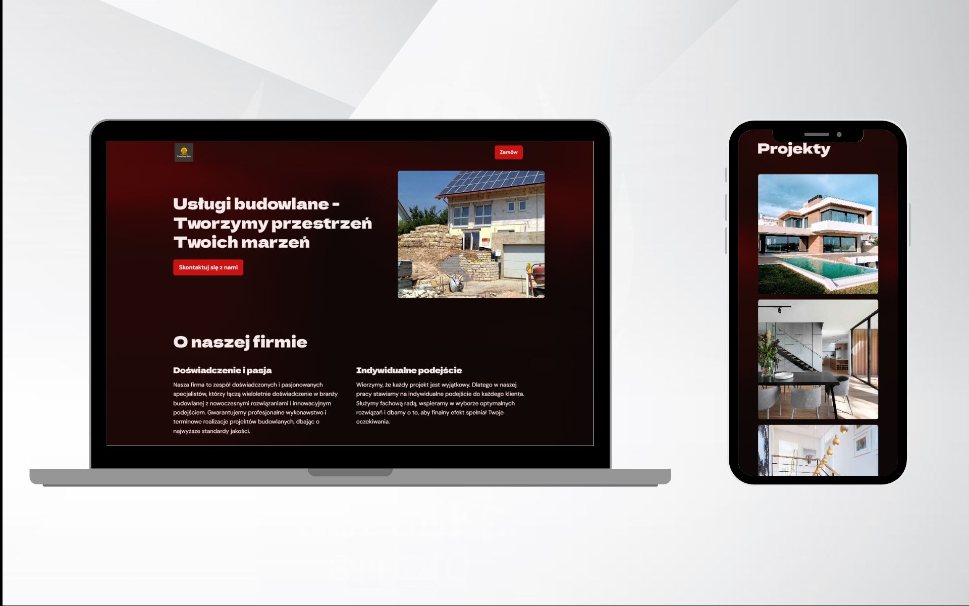 Wyświetlona strona internetowa firmy budowlanej na ekranie laptopa i smartfona, prezentująca realizacje budowlane, z widoczną budową domu jednorodzinnego z panelami słonecznymi.