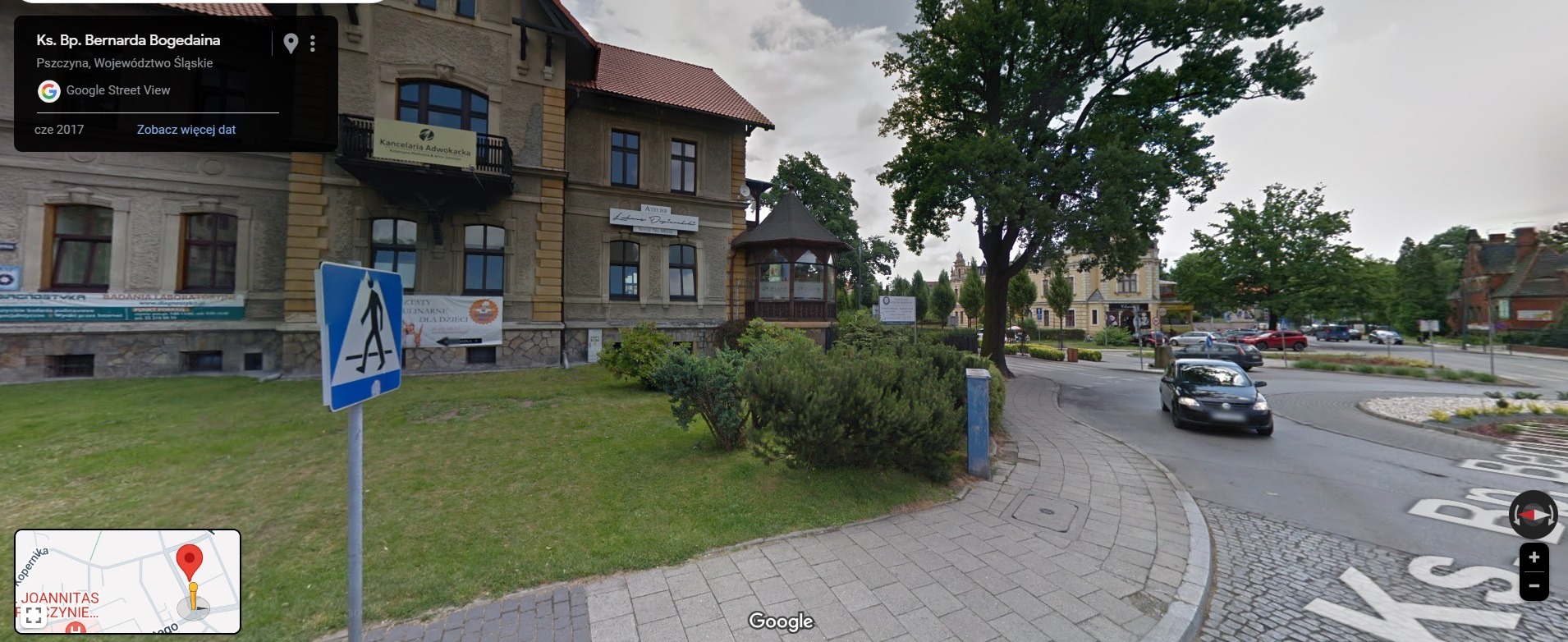 Ulica w Pszczynie z budynkiem Kancelarii Adwokackiej i Atelier, widok z Google Street View.