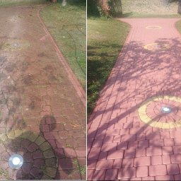 APclean Przemysław Przybyło - Efekt mycia kostki brukowej: porównanie stanu przed i po czyszczeniu ciśnieniowym. Czerwona kostka z dekoracyjnymi okręgami, widoczne oświetlenie w nawierzchni.