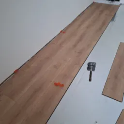 Układanie paneli pod ogrzewanie podłogowe