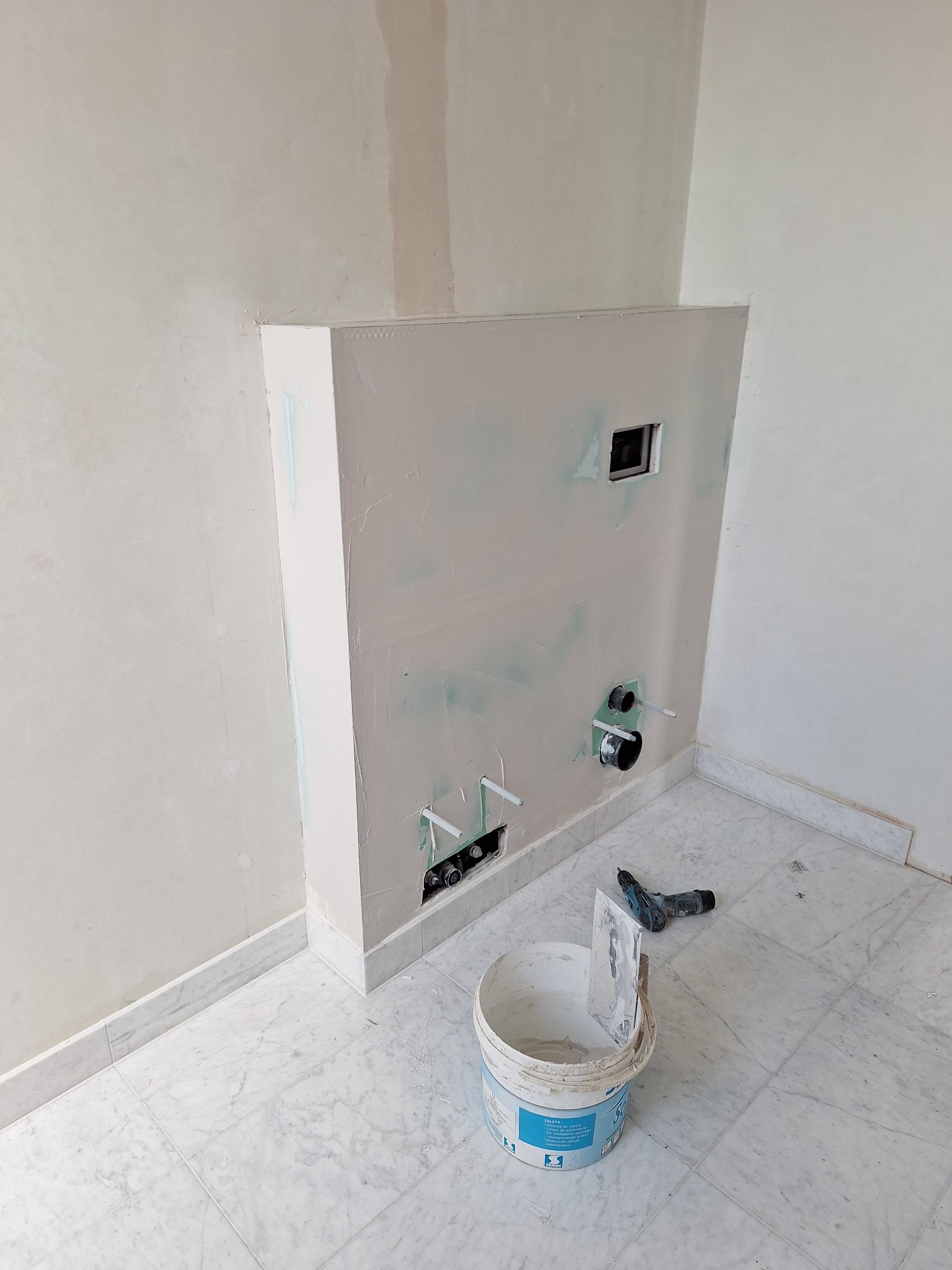 Zabudowa z plyt GK (regipsy)