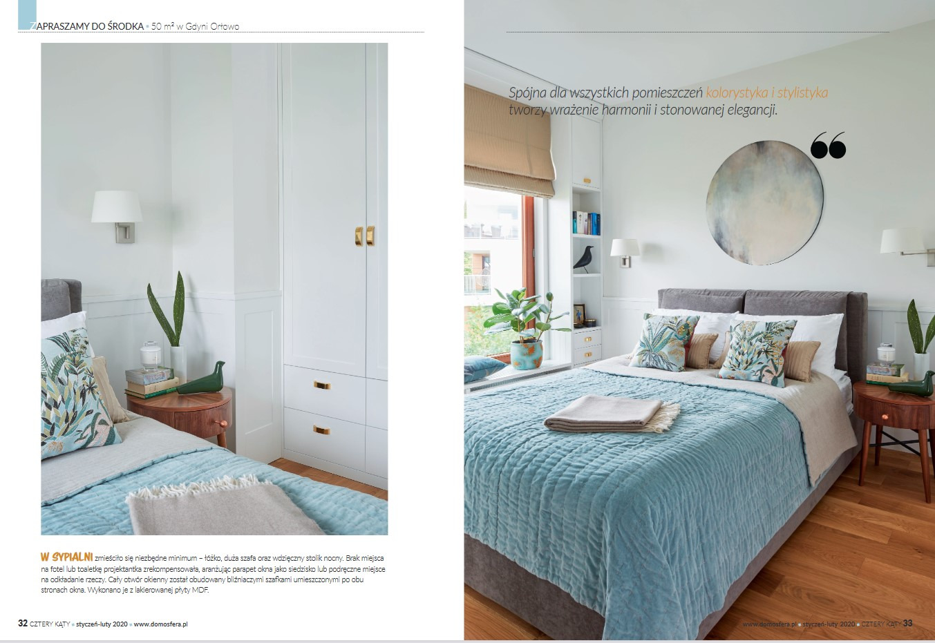 Sypialnia w minimalistycznym stylu z zabudową szafy wnękowej z białymi frontami i złotymi uchwytami, łóżko z błękitną narzutą i stolikami nocnymi z dekoracjami, oświetlenie boczne.