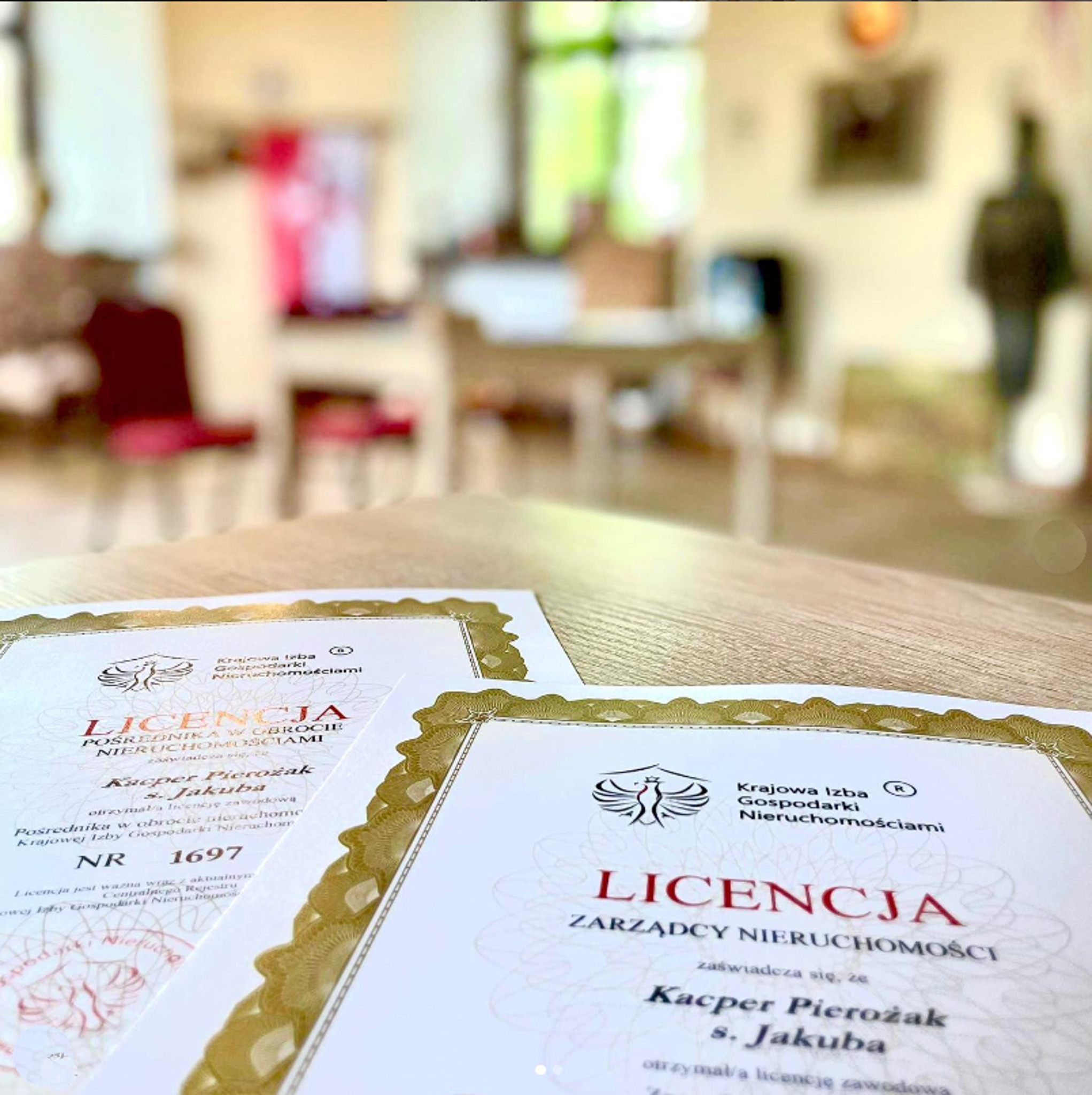 Licencja Pośrednika oraz Zarządcy nieruchomości.