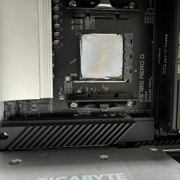 Wymiana pasty termoprzewodzącej w stacji roboczej z AMD Ryzen 9 5900x