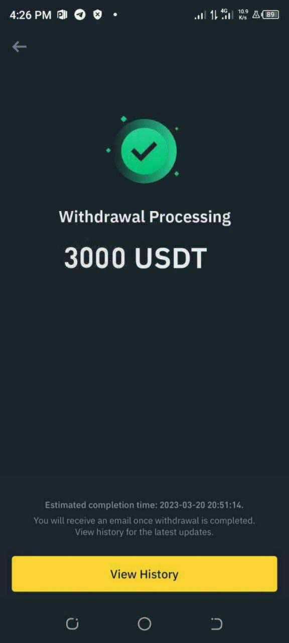 Ekran smartfona przedstawiający potwierdzenie przetworzenia wypłaty 3000 USDT z platformy kryptowalutowej z szacowanym czasem zakończenia transakcji.