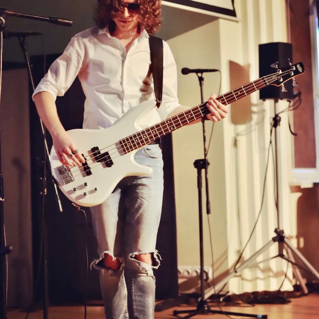 Koncert - „Europa Santana” (gra na basie)