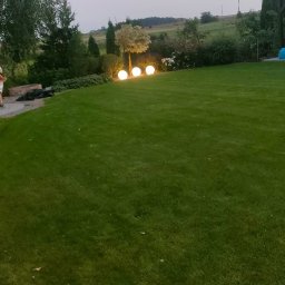 MMS Sławomir Pawlusiński - nowa instalacja oświetlenia ogrodowego