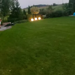 nowa instalacja oświetlenia ogrodowego