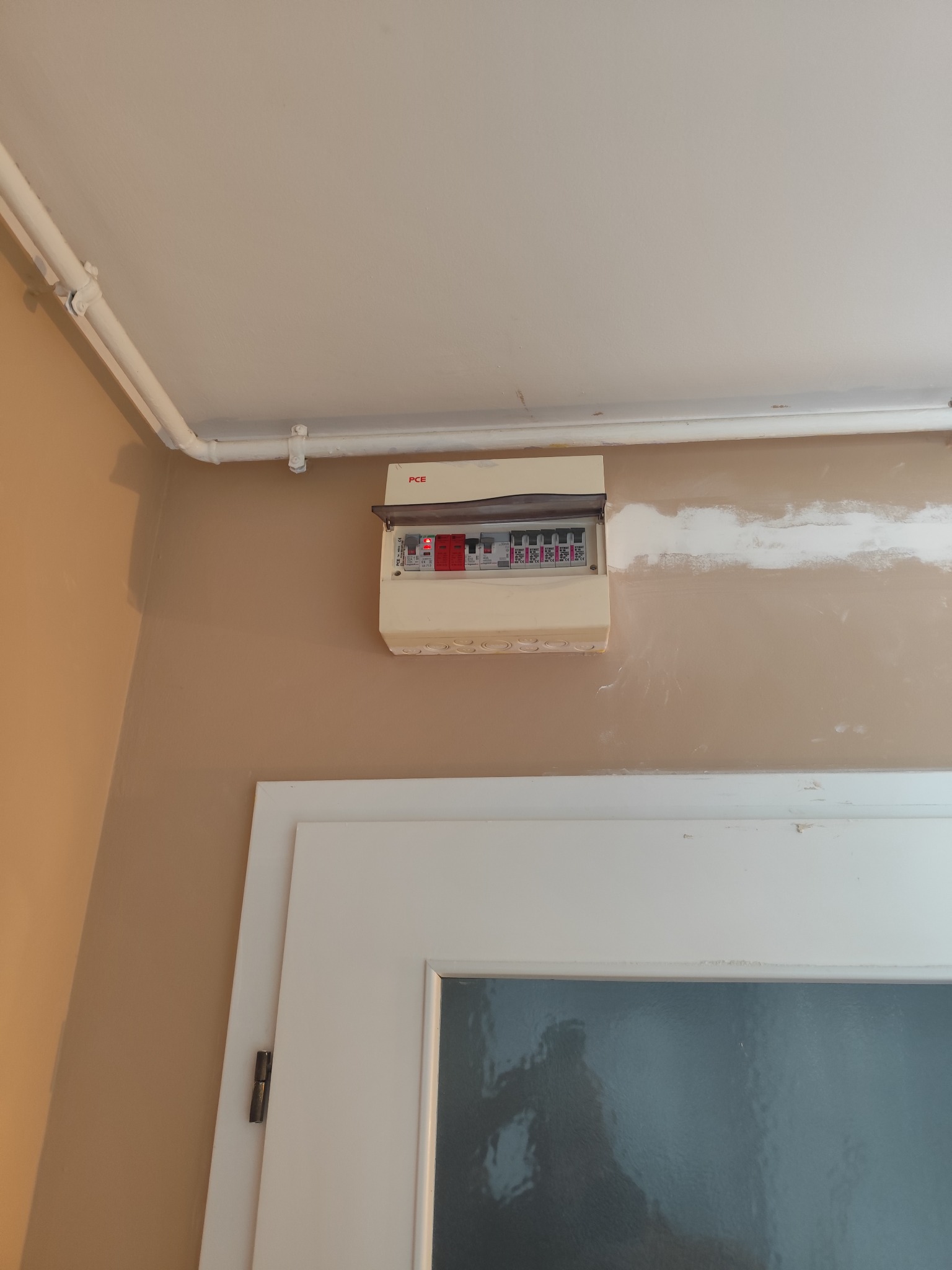 nowa rozdzielnica w mieszkaniu starego budownictwa