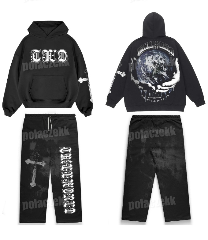 Zestaw odzieży: czarna bluza z kapturem z nadrukiem TWD z przodu i grafiką Ziemi w dłoniach na plecach, oraz czarne spodnie dresowe z motywem krzyża i napisem po boku.