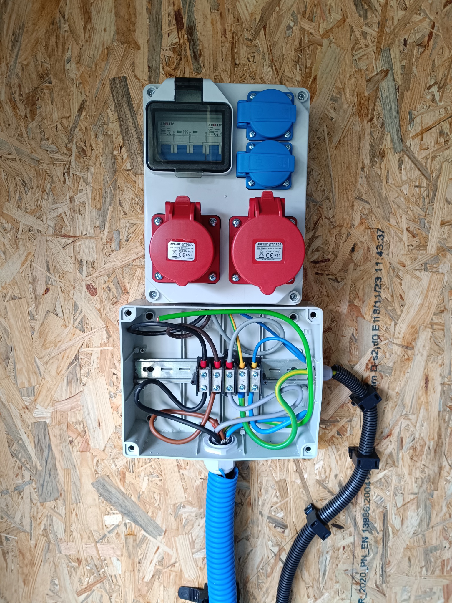 Montaż rozdzielnica budowlana