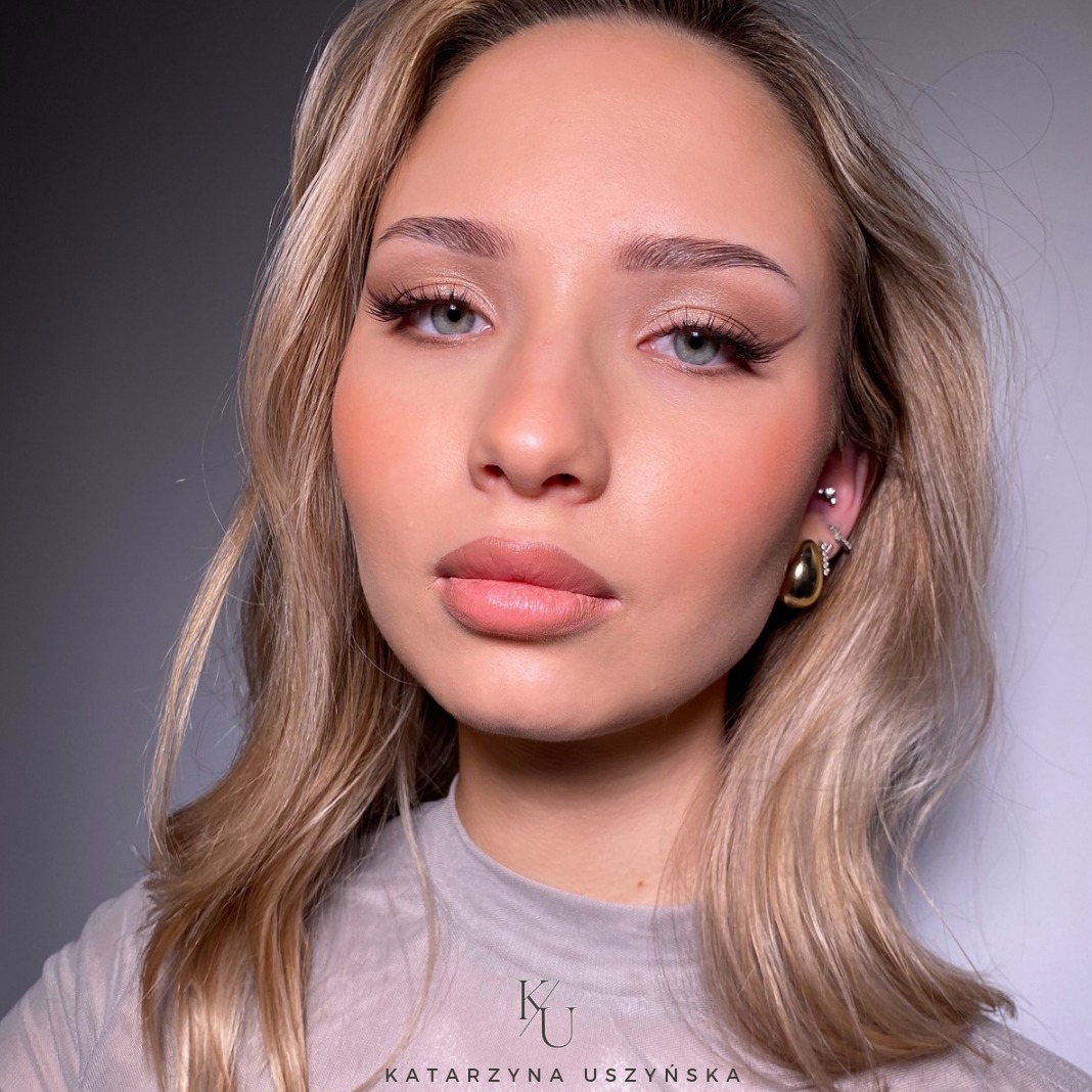 Delikatny makijaż ślubny.