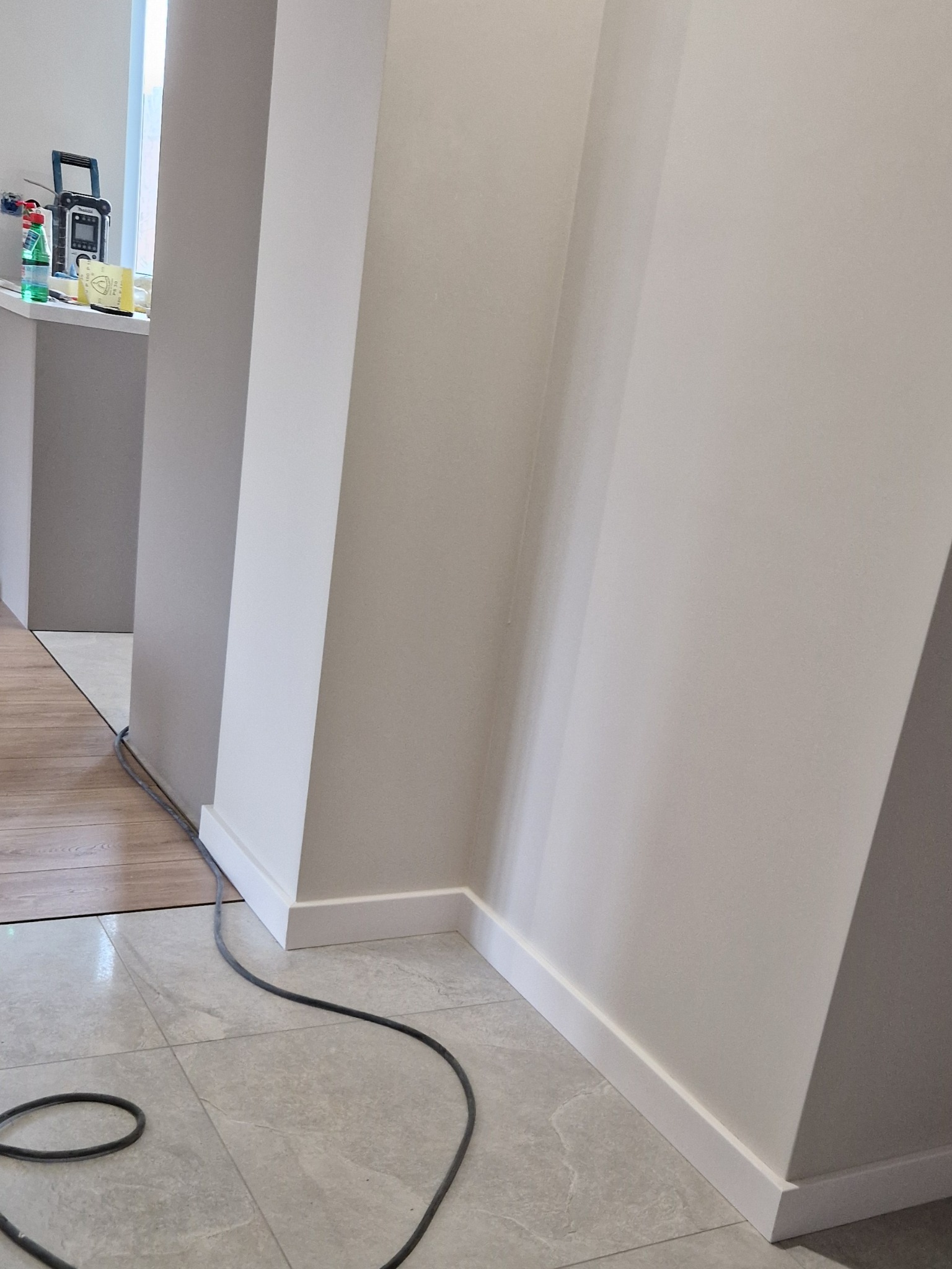 Panele, listwy przypodłogowe