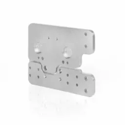 Precyzyjnie obrobiony, srebrny element metalowy o nieregularnym kształcie z licznymi otworami, widoczne gwintowane otwory, leżący na białym tle z odbiciem.